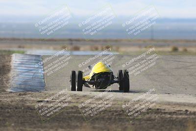 media/Oct-26-2025-CalClub SCCA (Sun) [[8ce1e69566]]/Group 6/Grapevine/